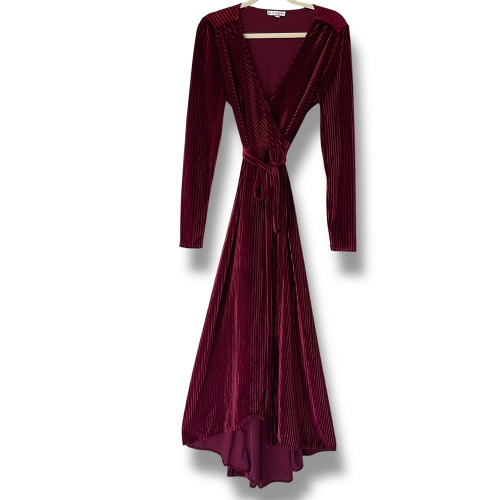 Baltic Born Ribbed Velvet Jada Wrap Dress in Mulberry Size M - Picture 2 of 9